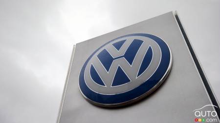 Did Volkswagen steal hybrid technology?